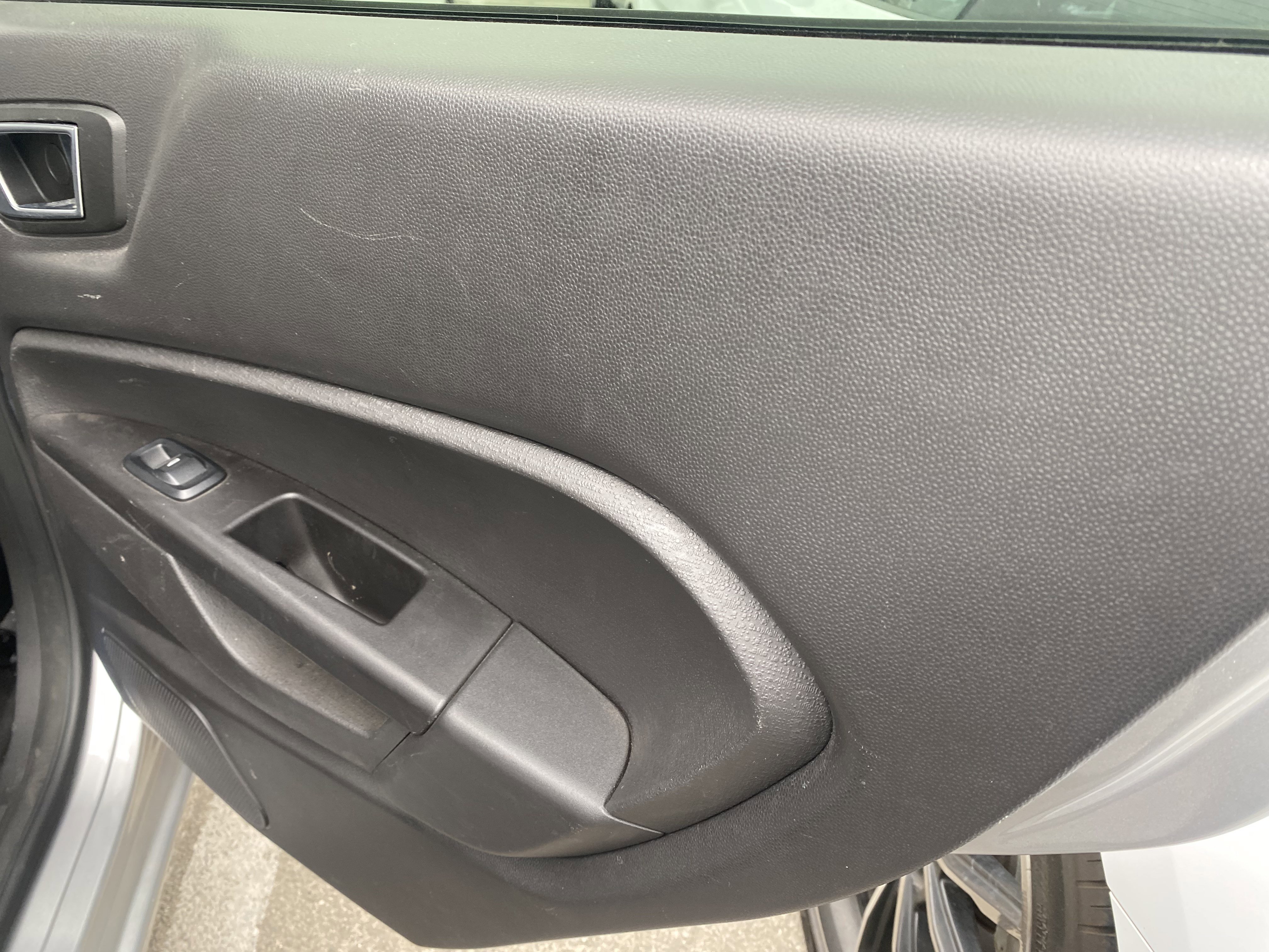 Used 2016 Ford Fiesta SE FWD image 15