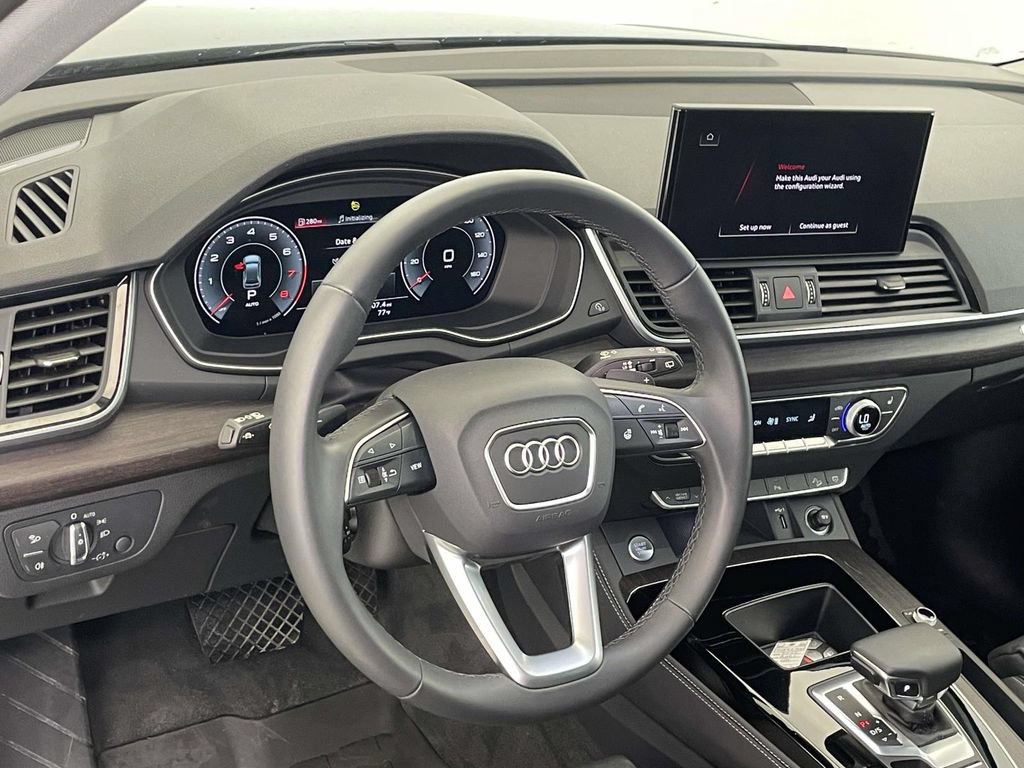 Certified 2025 Audi Q5 2.0T Premium Plus w/ Premium Plus Package AWD/4WD image 4