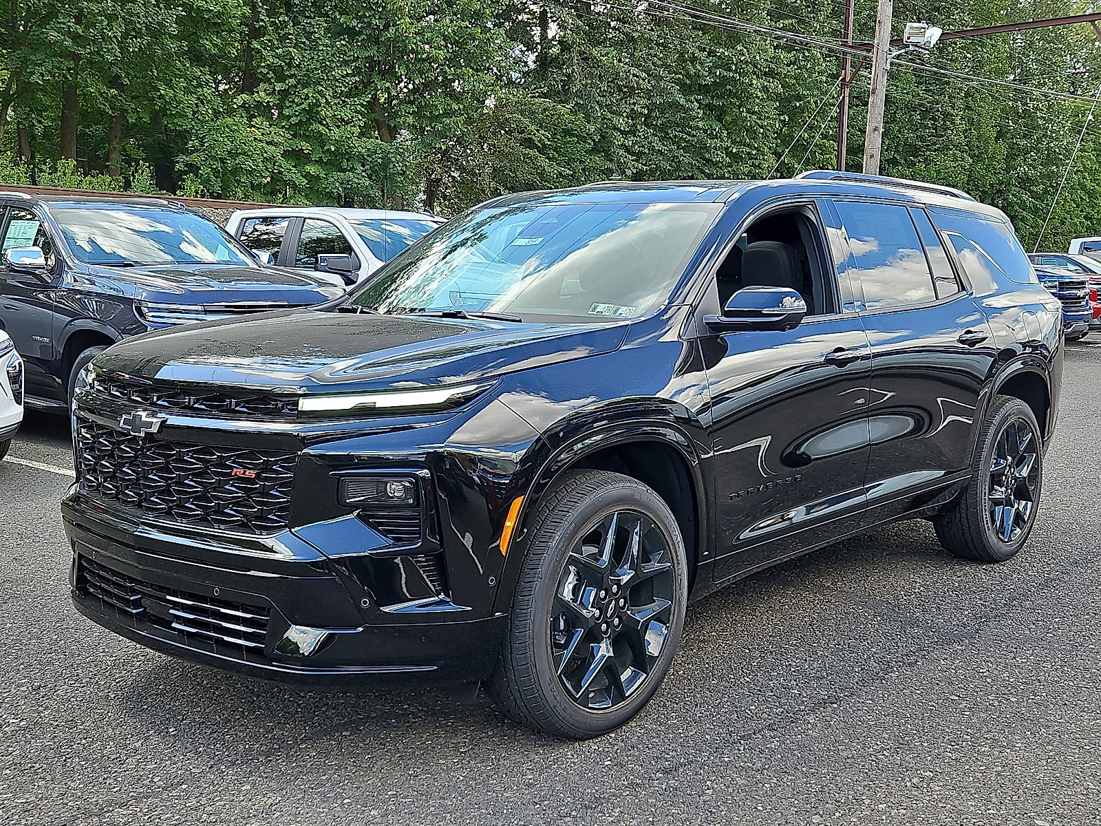 New 2026 Chevrolet Traverse RS image 2