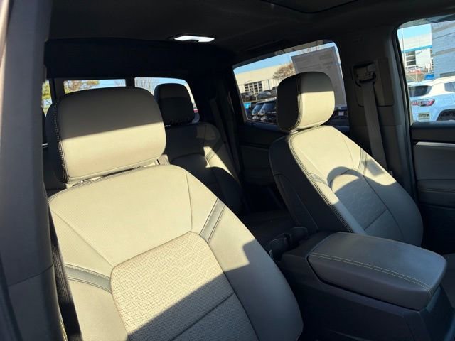 Used 2025 Chevrolet Colorado ZR2 w/ Technology Package image 31