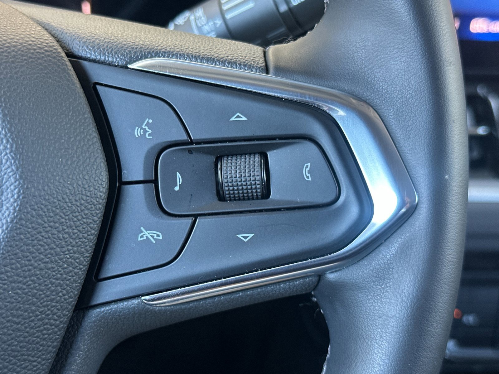 Used 2024 Chevrolet TrailBlazer LT w/ LT Cold Weather Package image 27