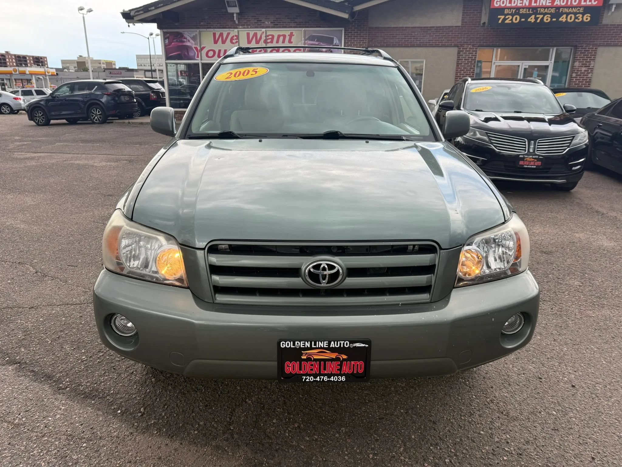 Used 2005 Toyota Highlander Limited w/ Leather Trim Pkg AWD/4WD image 3