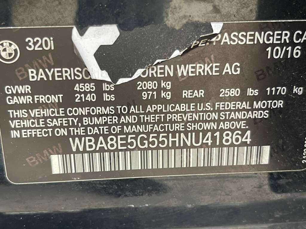 Used 2017 BMW 320i xDrive Sedan image 25