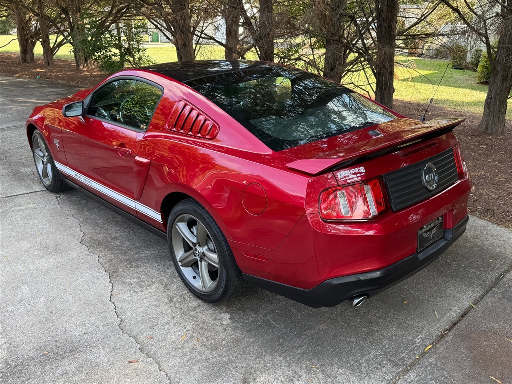 Used 2010 Ford Mustang GT Premium image 22