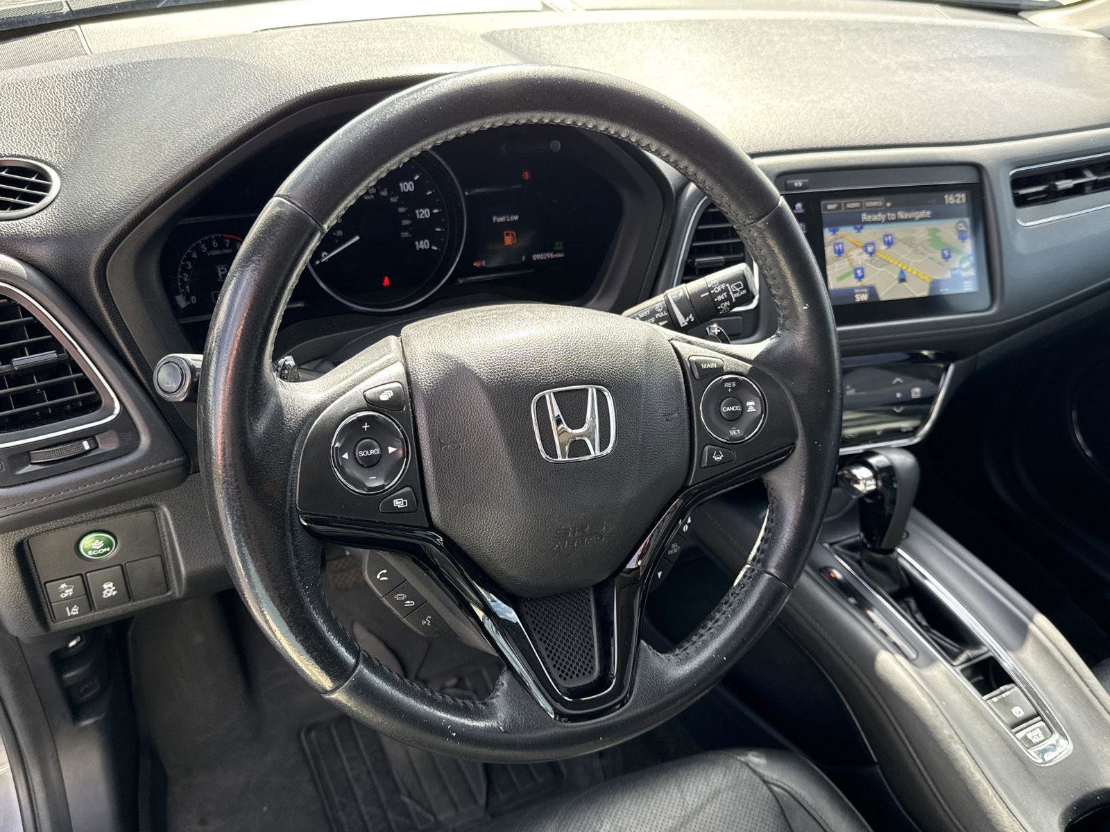 Used 2019 Honda HR-V Touring image 17
