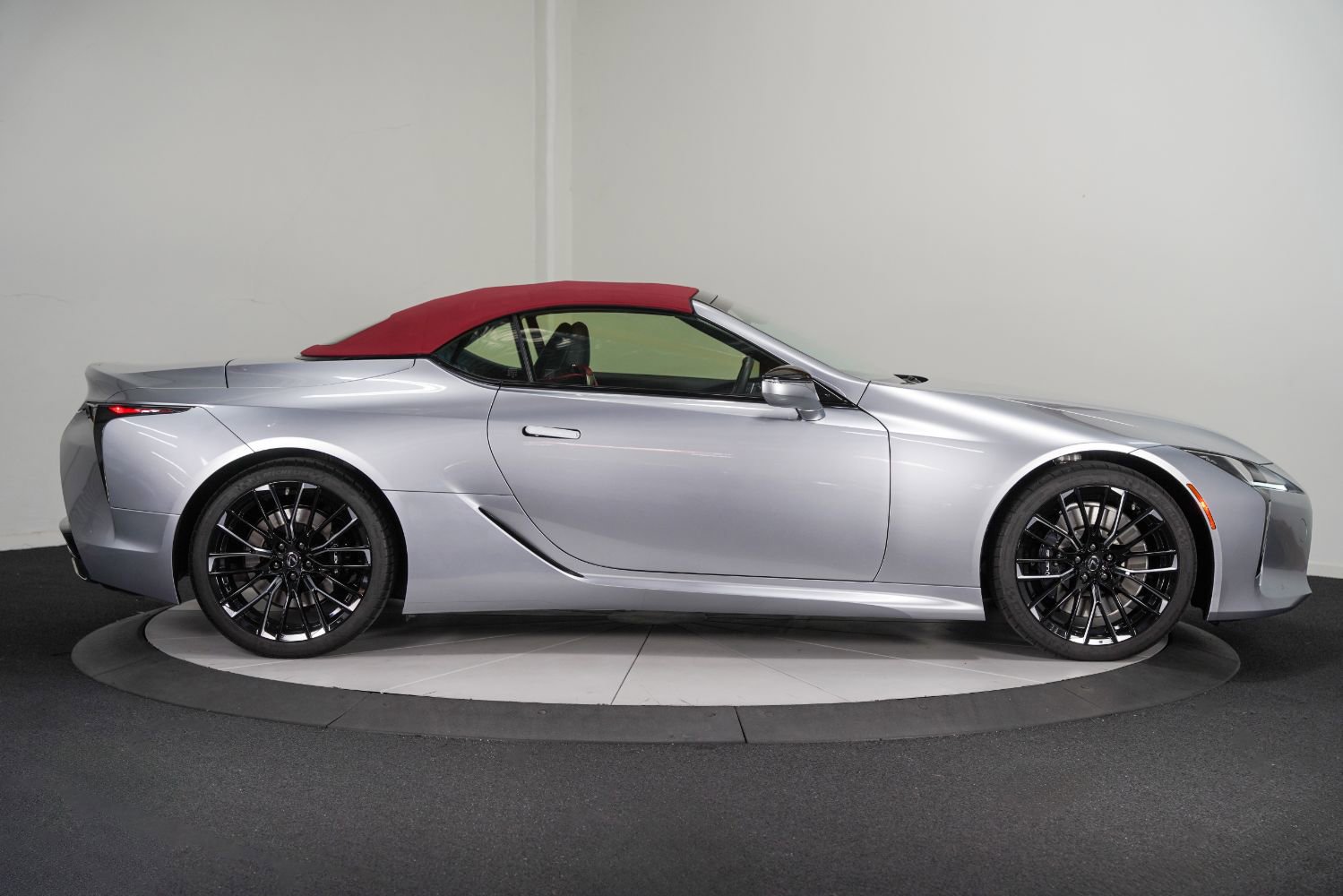 Used 2022 Lexus LC 500 Convert w/ Accessory Package RWD image 10
