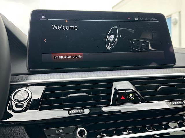 Used 2021 BMW M550i xDrive w/ Dynamic Handling Package image 30