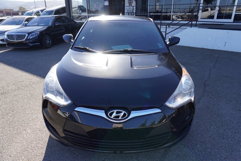 Used 2013 Hyundai Veloster FWD image 2