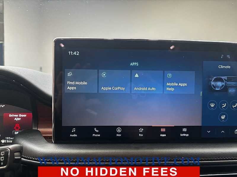 Used 2022 Lincoln Nautilus Reserve AWD/4WD image 30