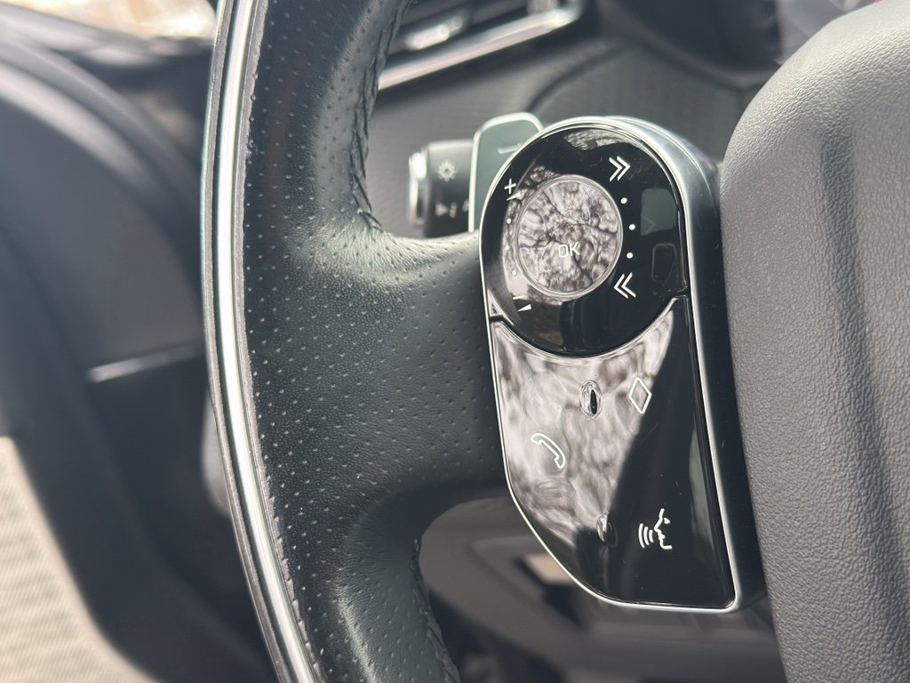 Used 2019 Land Rover Range Rover Velar R-Dynamic SE image 19