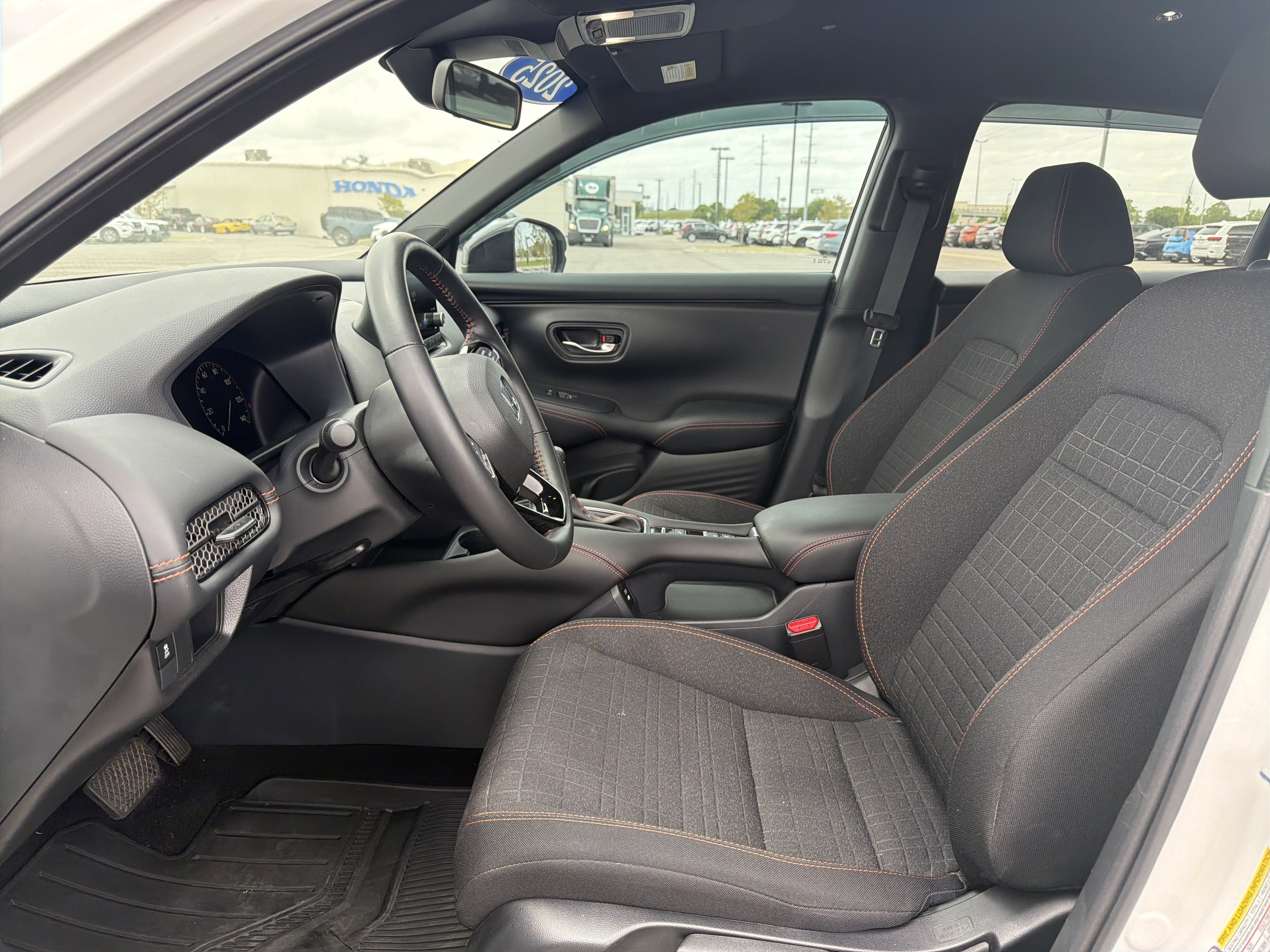 Certified 2025 Honda HR-V Sport image 9