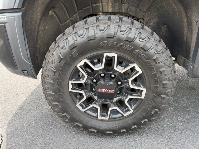 Used 2024 GMC Sierra 2500 AT4X image 8