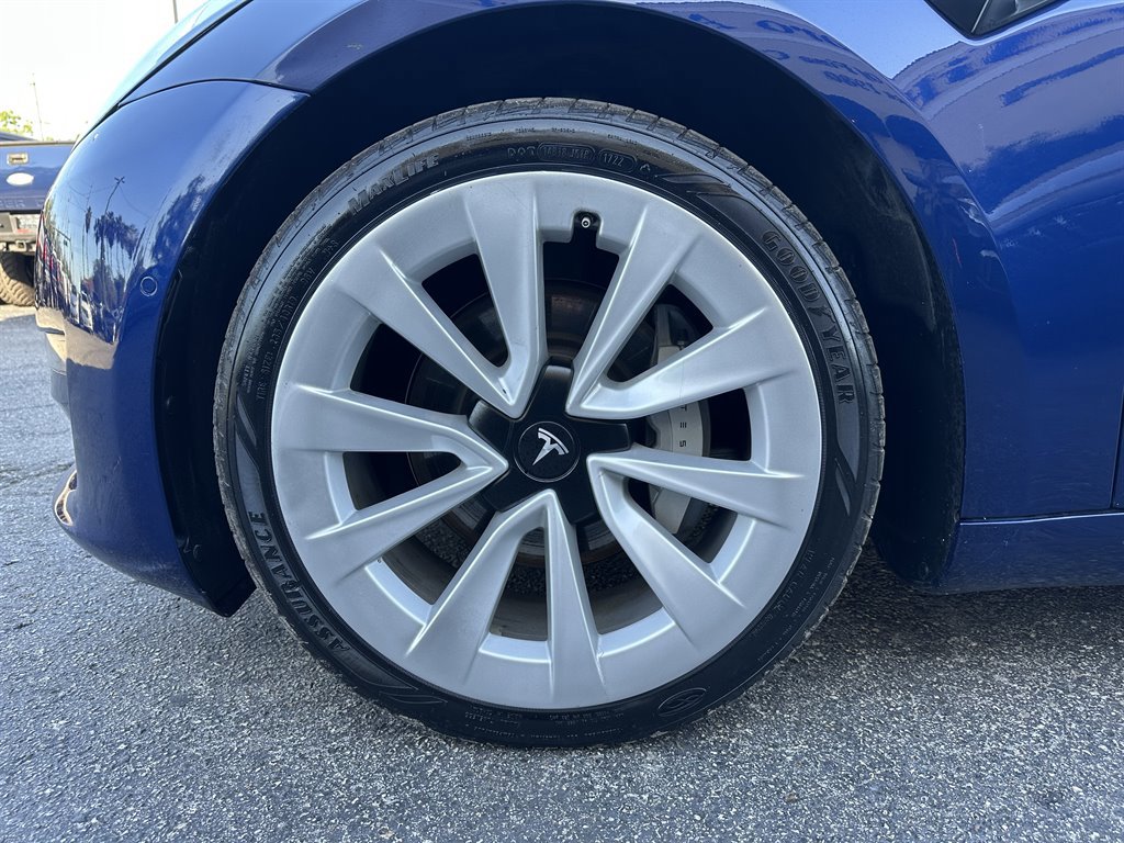 Used 2022 Tesla Model 3 Standard Range Plus RWD image 6