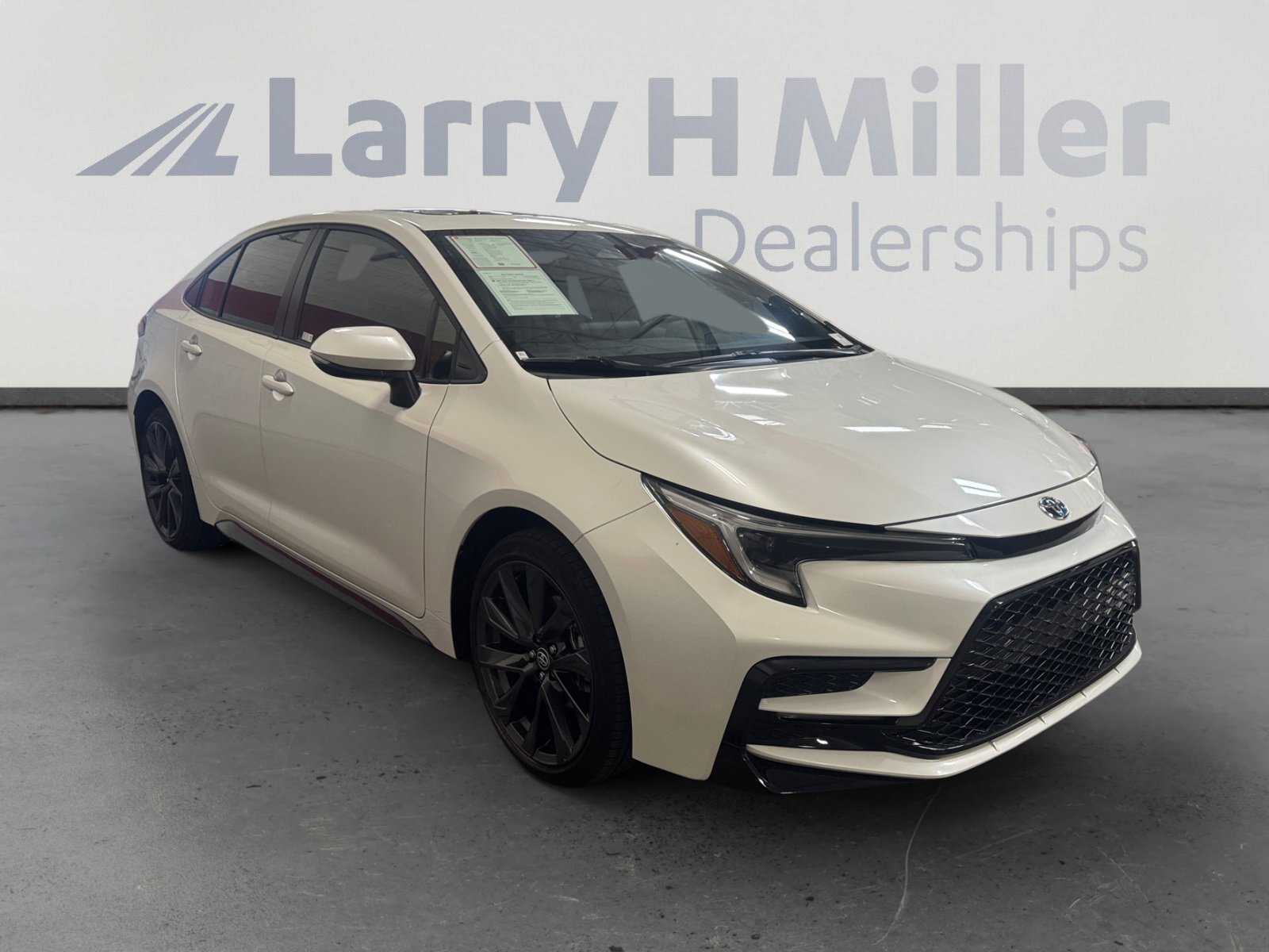 Certified 2024 Toyota Corolla SE w/ SE Package image 7