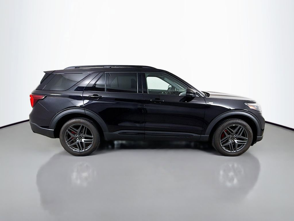 Used 2025 Ford Explorer ST-Line w/ ST-Line Street Pack AWD/4WD image 8