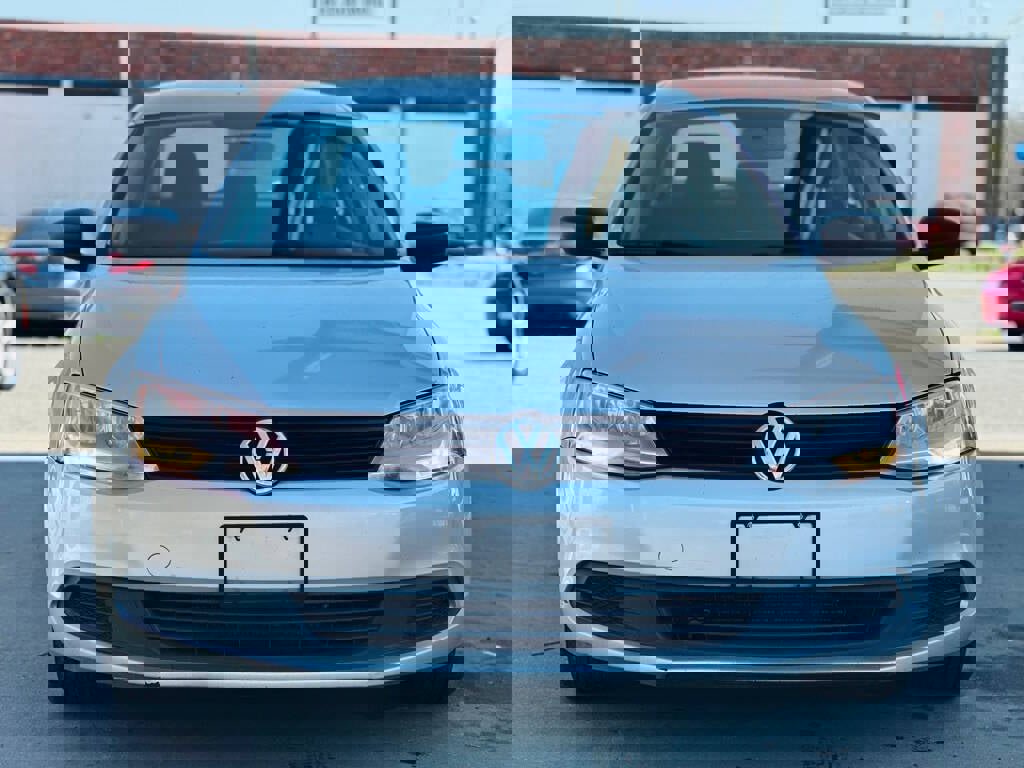Used 2013 Volkswagen Jetta S image 2