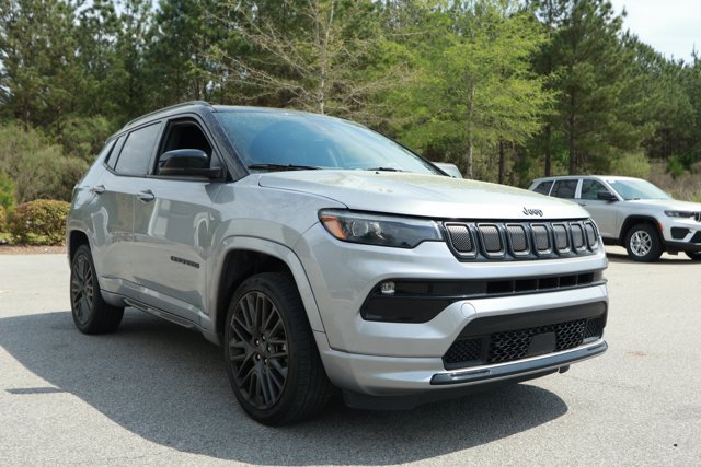 Used 2022 Jeep Compass High Altitude AWD/4WD image 3