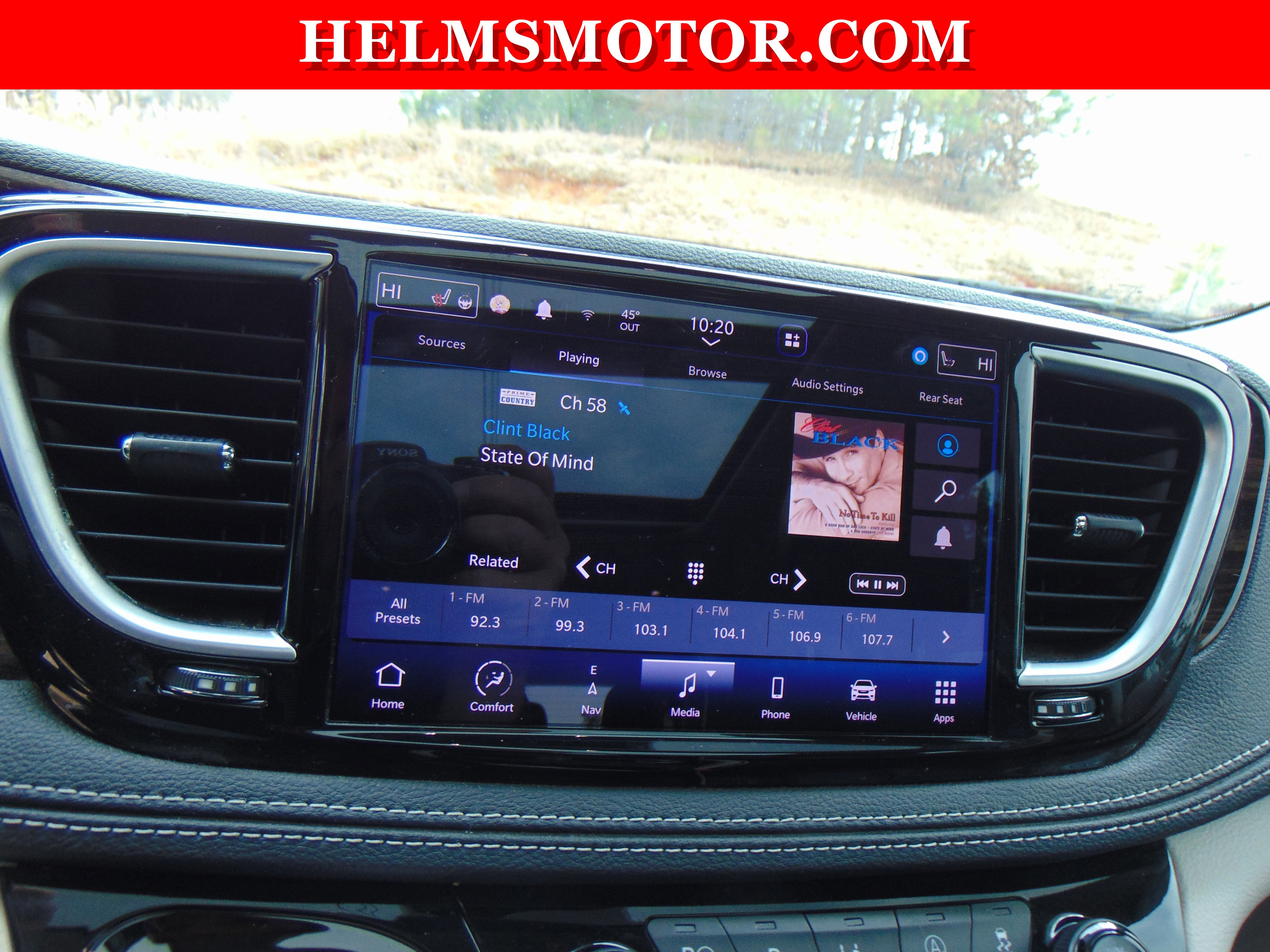 Certified 2022 Chrysler Pacifica Limited w/ Uconnect Theater Family Group image 37