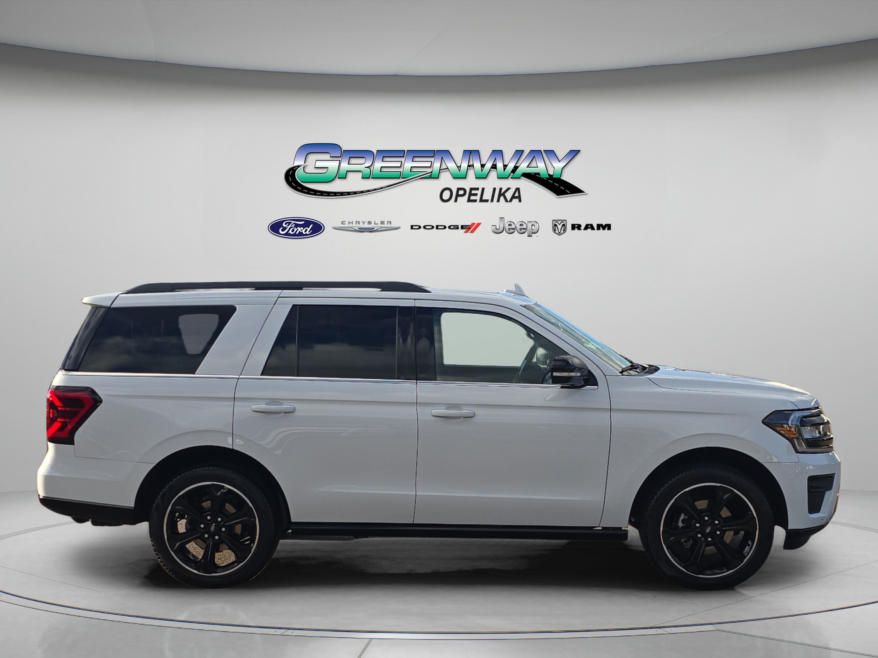 Used 2024 Ford Expedition Limited RWD image 9