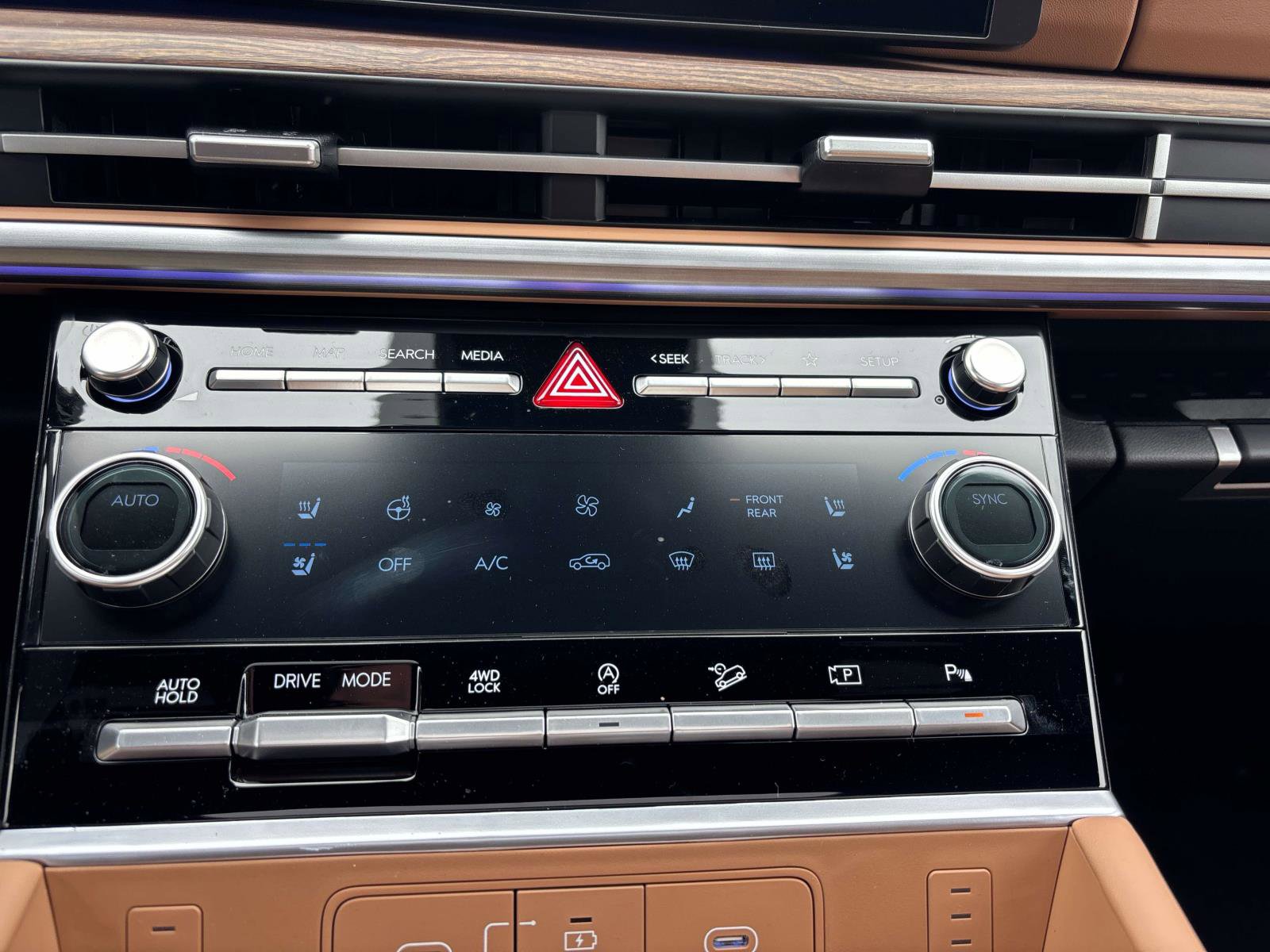 New 2026 Hyundai Santa Fe Calligraphy image 7