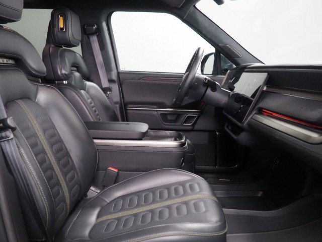 Used 2024 Rivian R1S AWD Adventure image 16