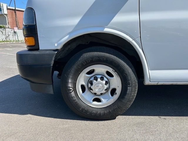 Used 2019 Chevrolet Express 2500 w/ Driver Convenience Package RWD image 7