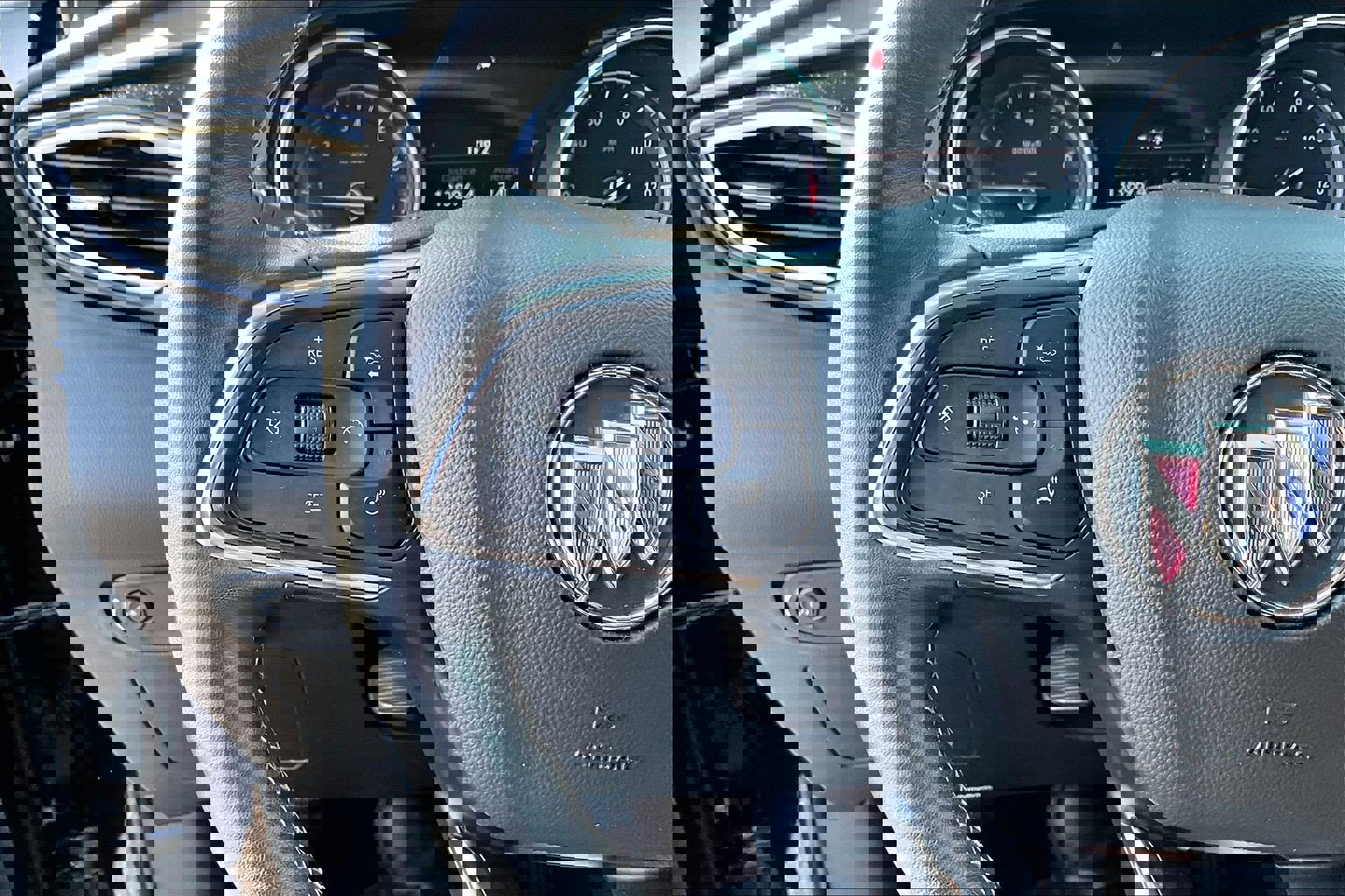 Used 2021 Buick Encore GX Essence w/ Advanced Technology Package image 23