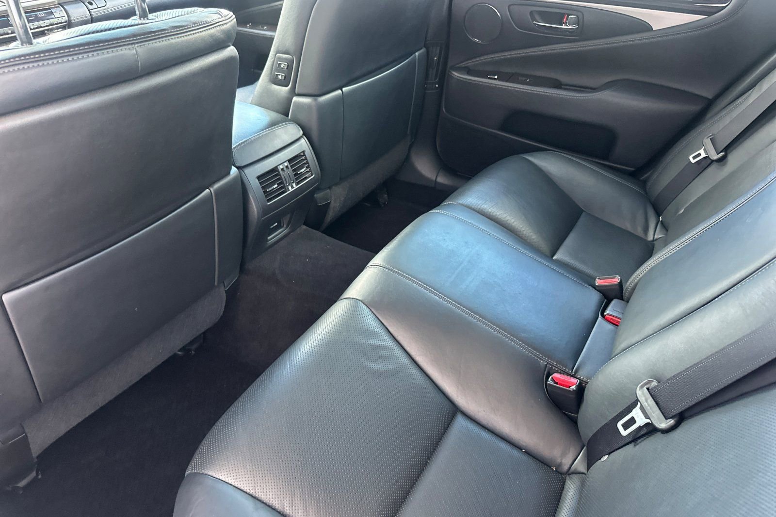 Used 2017 Lexus LS 460 w/ Comfort Package image 13
