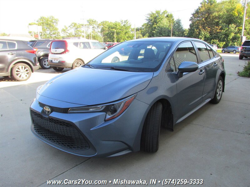 Used 2022 Toyota Corolla LE FWD image 3