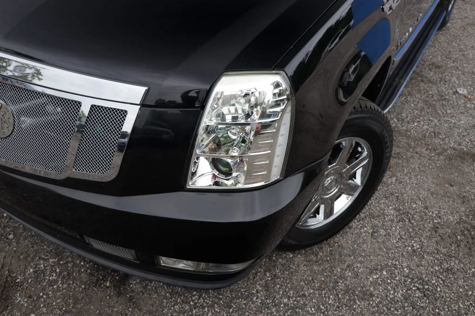 Used 2007 Cadillac Escalade EXT w/ Information Package AWD/4WD image 19