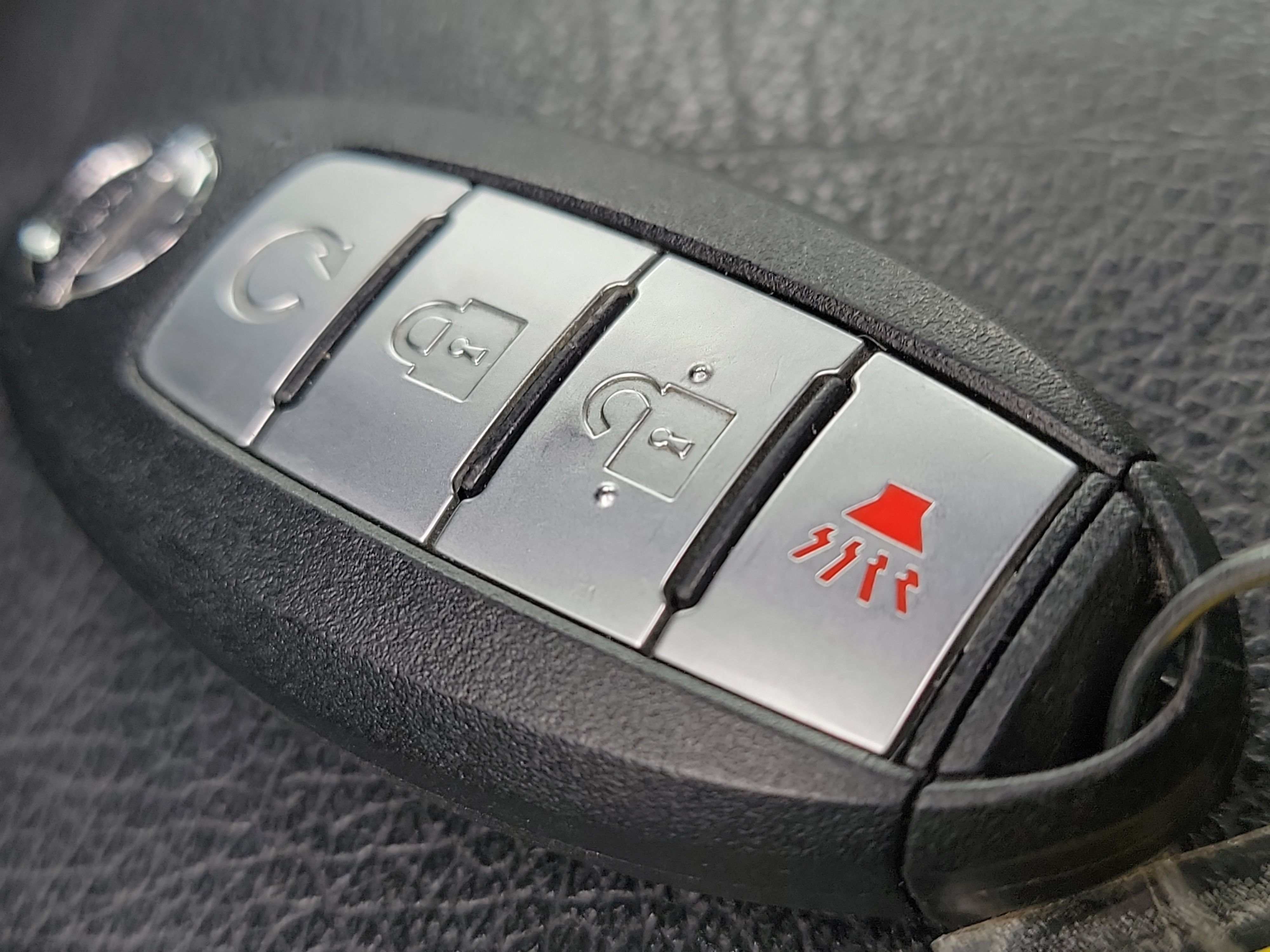 Used 2021 Nissan Titan PRO-4X w/ Pro-4x Convenience Package AWD/4WD image 31