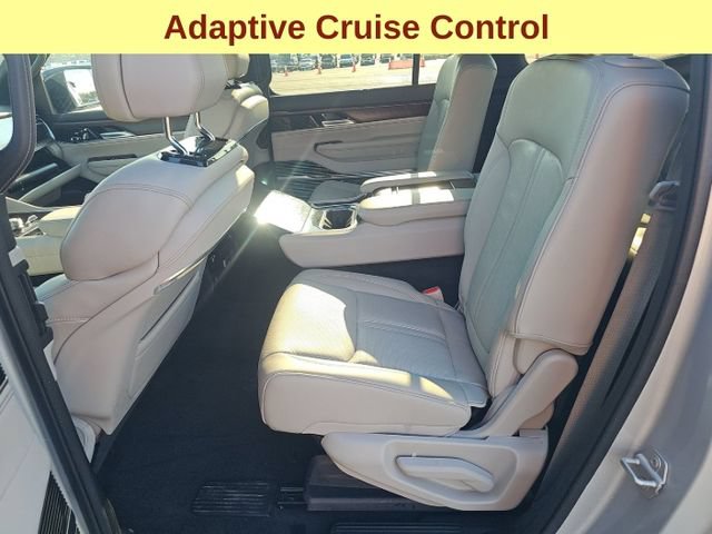 Used 2025 Jeep Grand Wagoneer 4WD image 11