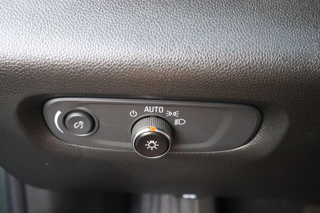 Used 2023 Chevrolet Traverse LT FWD image 13