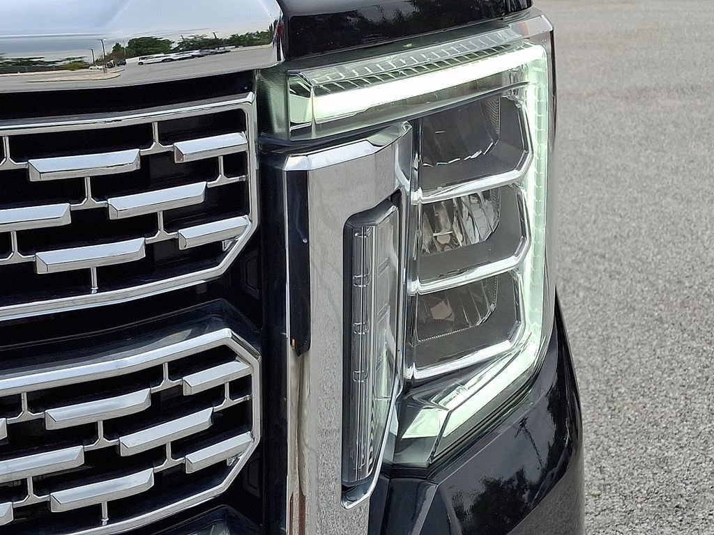 Used 2021 GMC Sierra 3500 Denali w/ Denali Ultimate Package AWD/4WD image 12