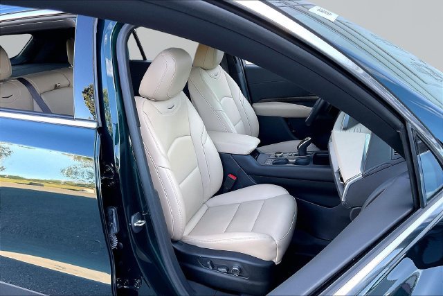 Certified 2024 Cadillac XT4 Premium Luxury FWD image 19