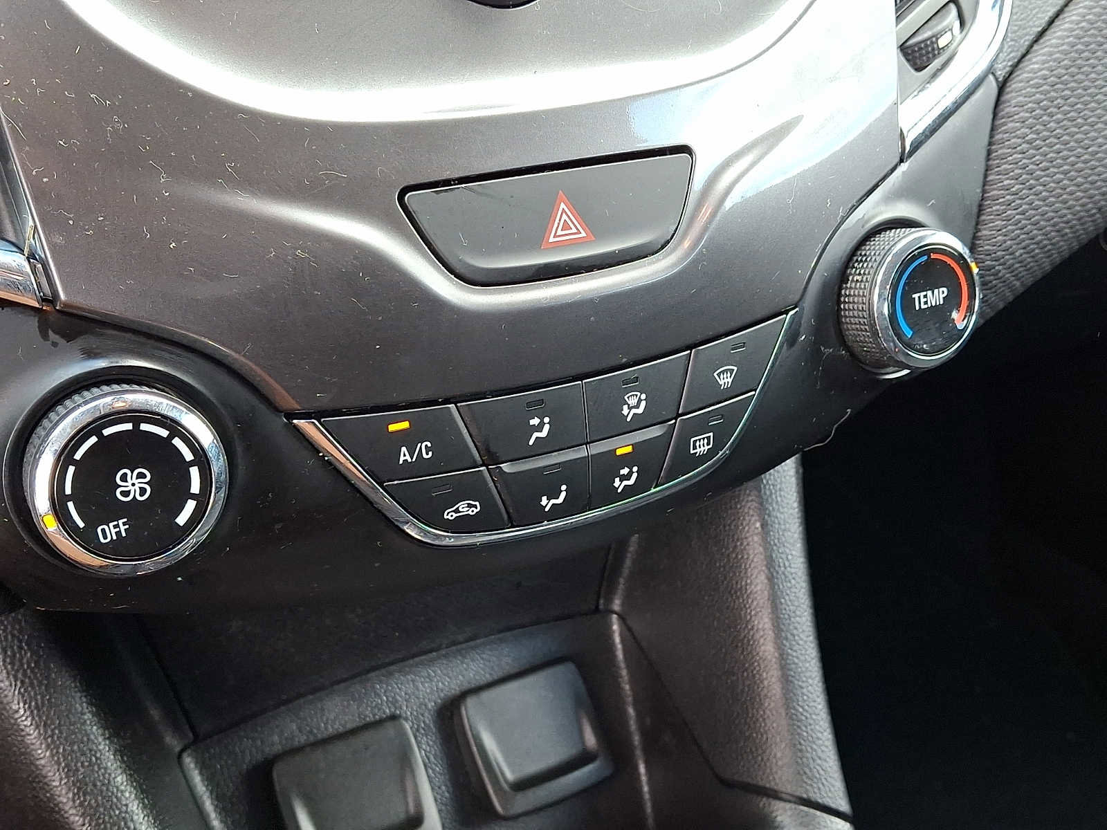 Used 2017 Chevrolet Cruze LT image 14