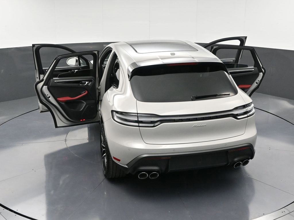 New 2026 Porsche Macan image 33
