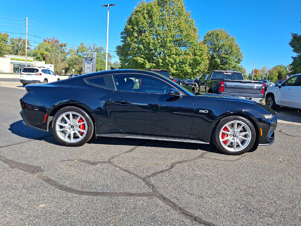 Used 2025 Ford Mustang GT Premium RWD image 10