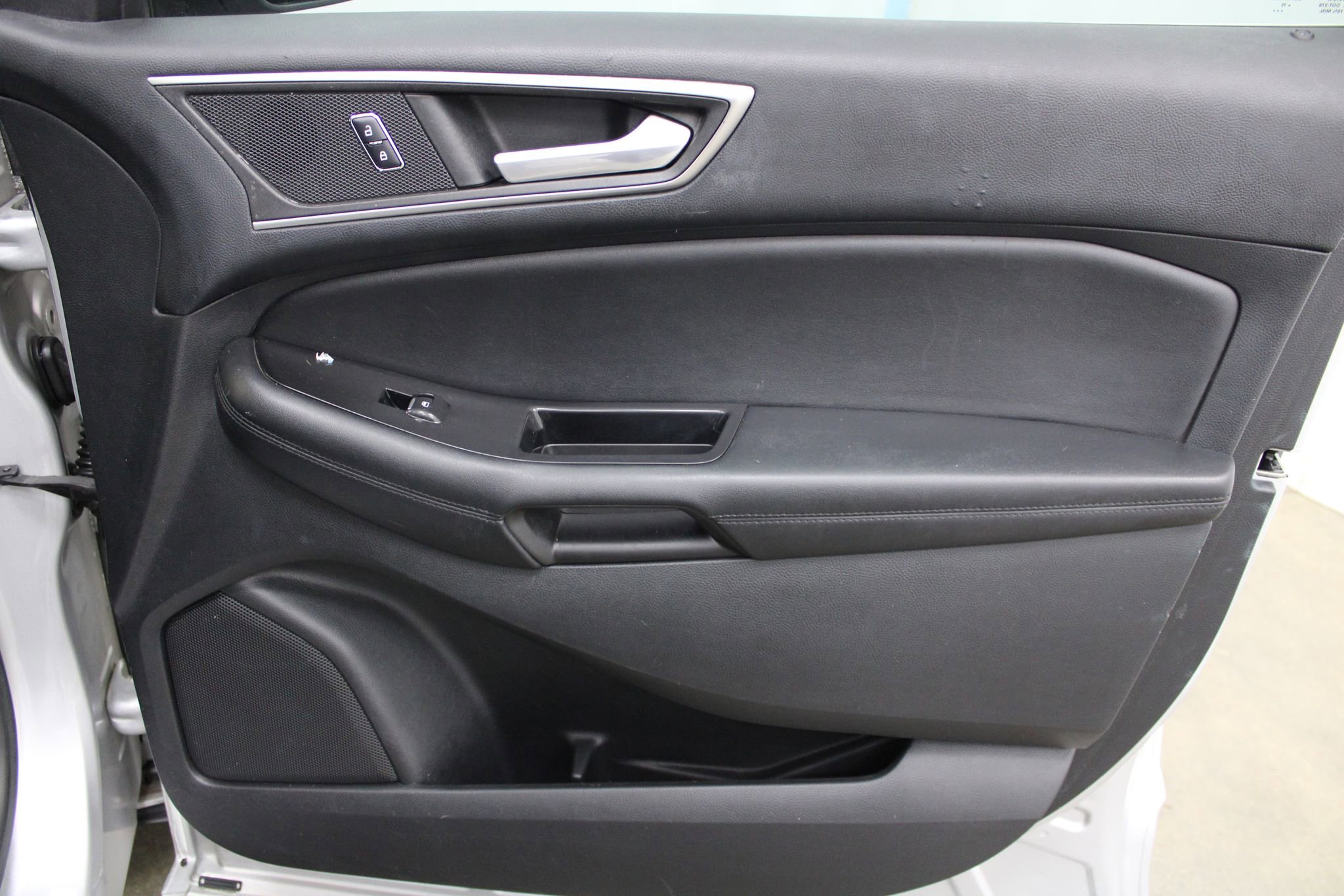 Used 2015 Ford Edge SEL w/ Equipment Group 201A AWD/4WD image 27