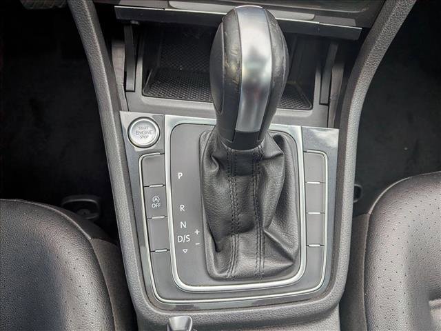 Used 2021 Volkswagen Golf 4-Door image 12