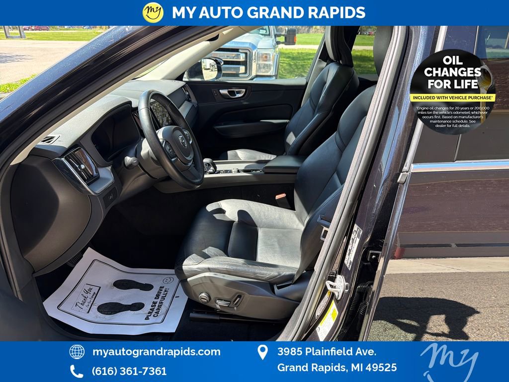 Used 2023 Volvo XC60 B5 Core AWD/4WD image 9
