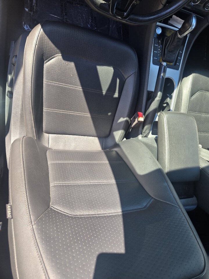 Used 2019 Volkswagen Passat 2.0T Wolfsburg FWD image 21