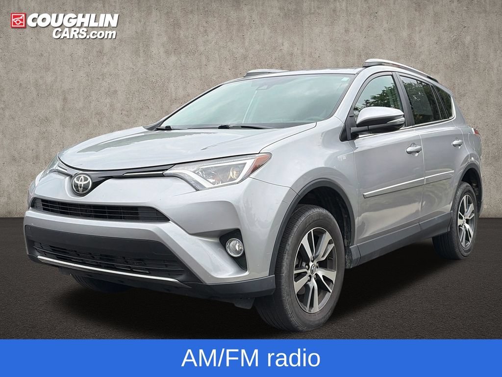 Used 2018 Toyota RAV4 XLE AWD/4WD image 4