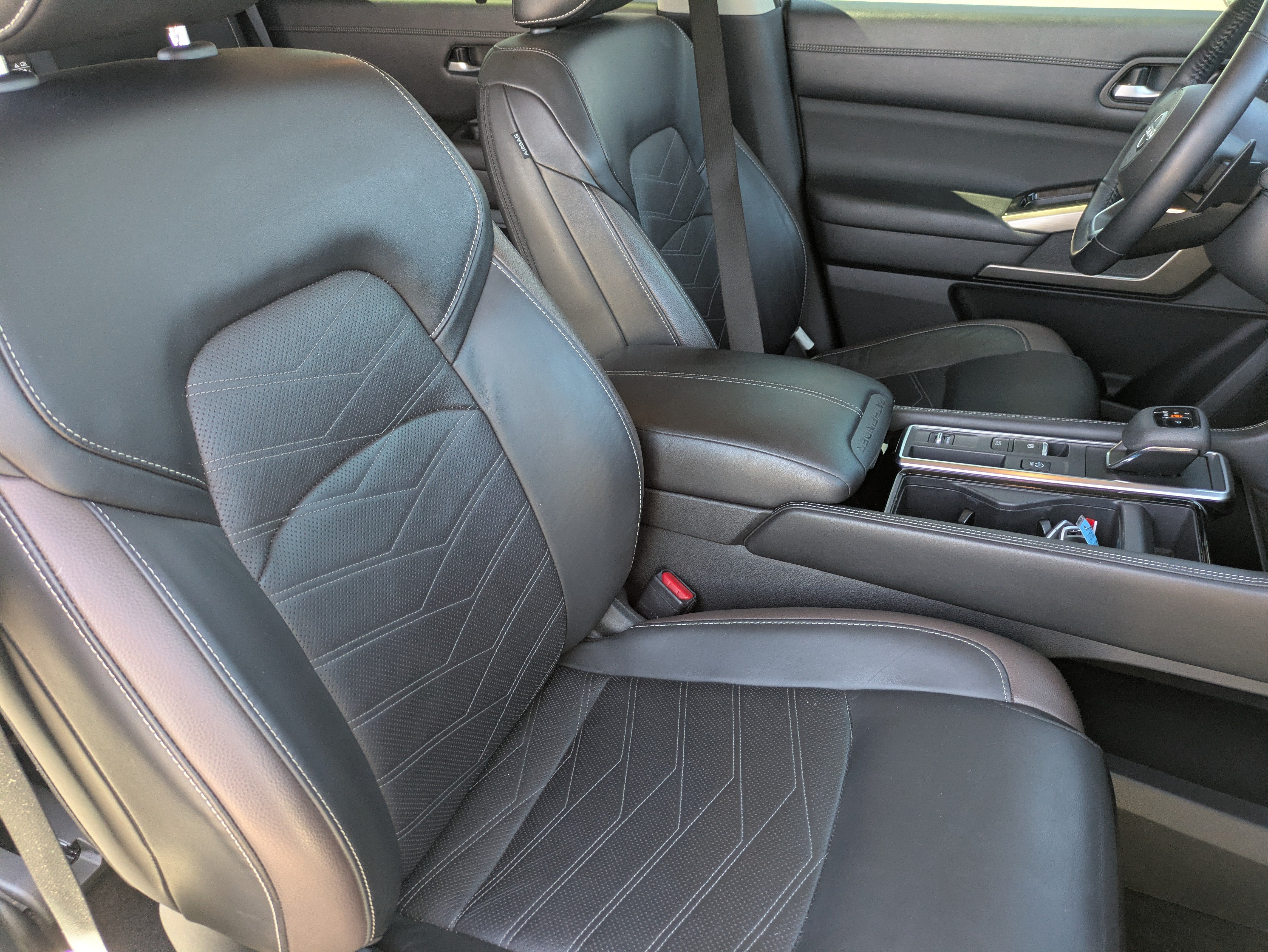Used 2023 Nissan Pathfinder Platinum w/ Cargo Package FWD image 11