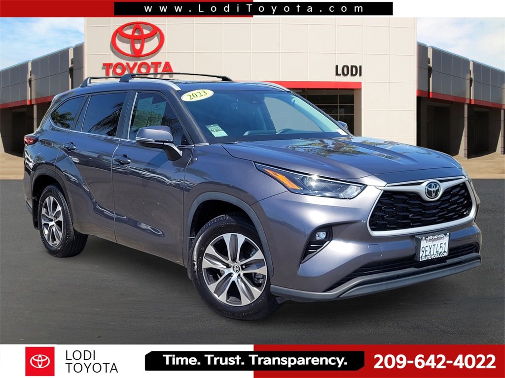 Used 2023 Toyota Highlander XLE