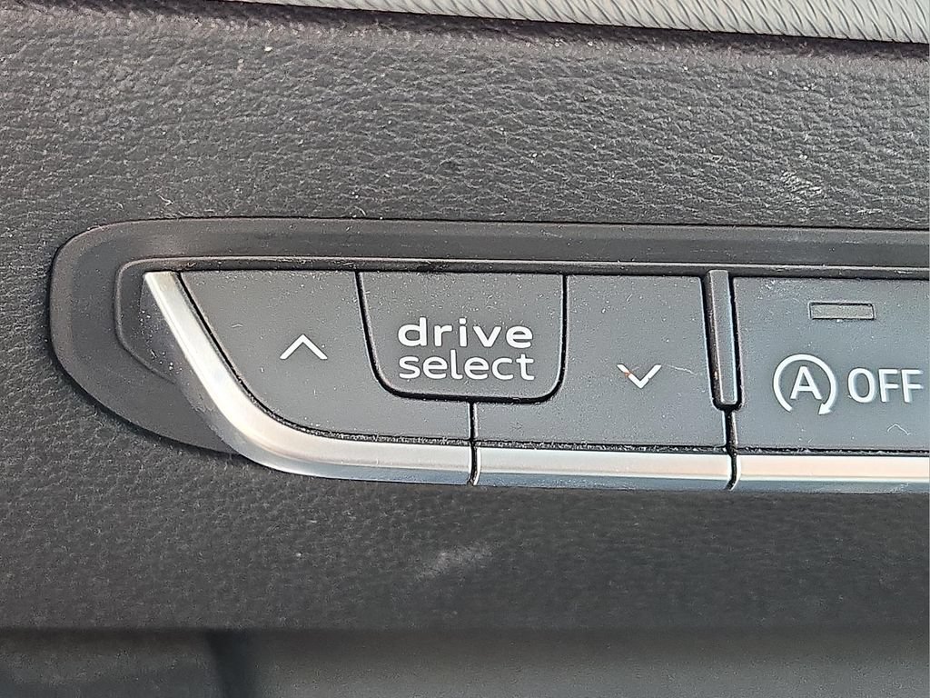Used 2018 Audi A4 2.0T Premium AWD/4WD image 24