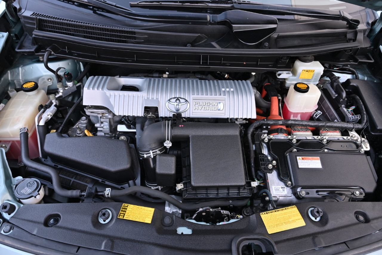 Used 2014 Toyota Prius Prime Plug-In Hybrid FWD image 31