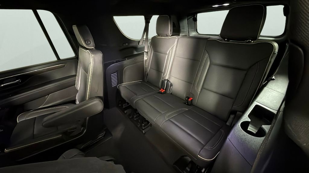 Certified 2025 Chevrolet Suburban Premier image 24