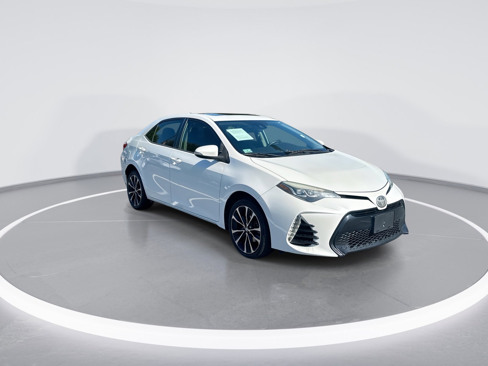 Used 2017 Toyota Corolla SE w/ SE Premium Package FWD video 2