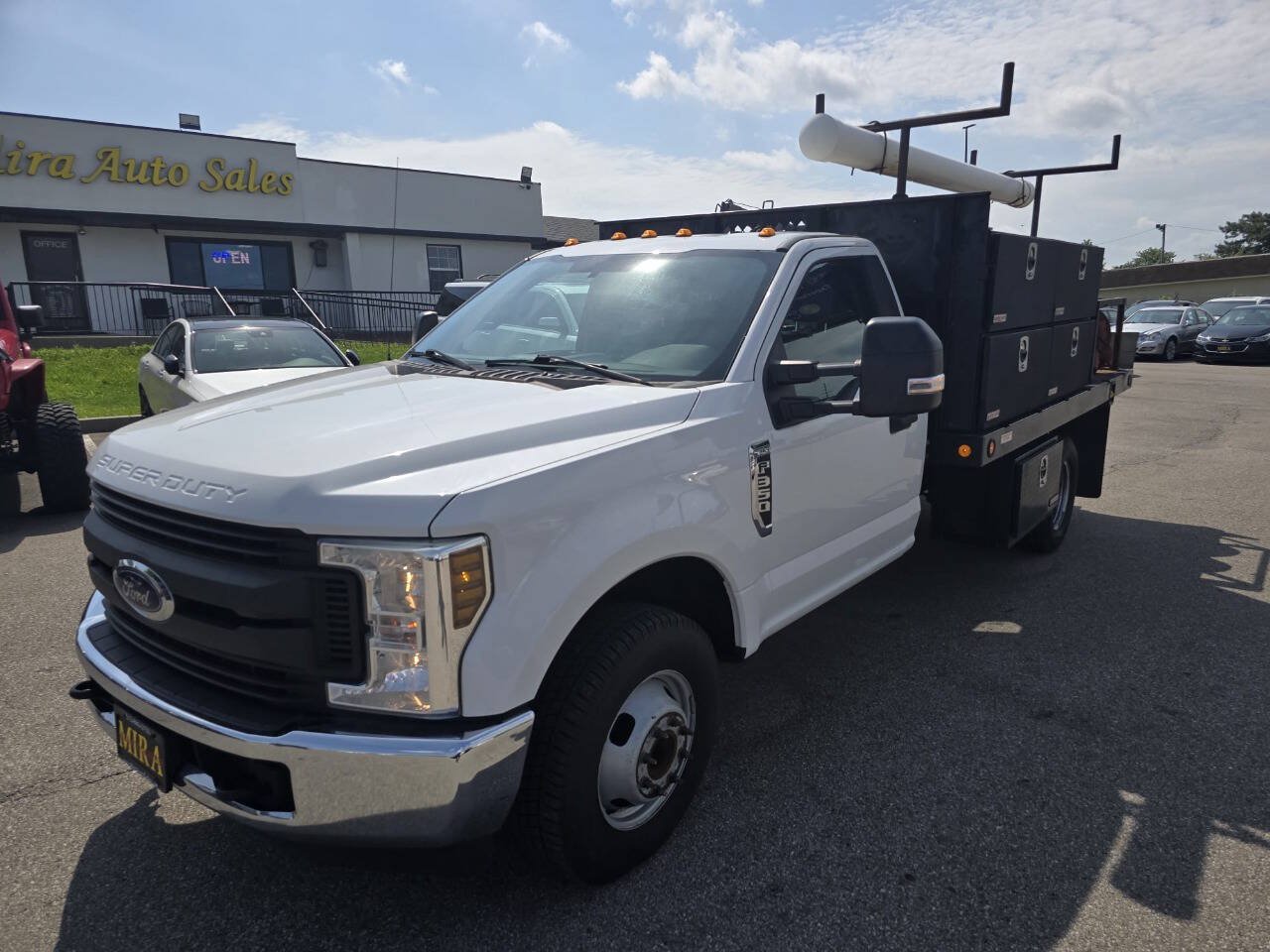 Used 2018 Ford F350 XL w/ Power Equipment Group RWD image 17